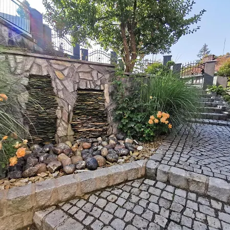 Krysztalowy Apartament Z Pieknym Ogrodem W Centrum Uzdrowiska Polanica-Zdroj Exterior photo