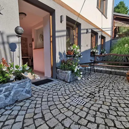 Krysztalowy Apartament Z Pieknym Ogrodem W Centrum Uzdrowiska Polanica-Zdroj Exterior photo