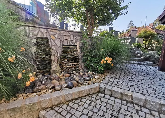 Krysztalowy Apartament Z Pieknym Ogrodem W Centrum Uzdrowiska
