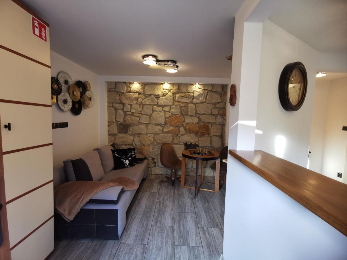 Krysztalowy Z Pieknym Ogrodem W Centrum Uzdrowiska Apartment
